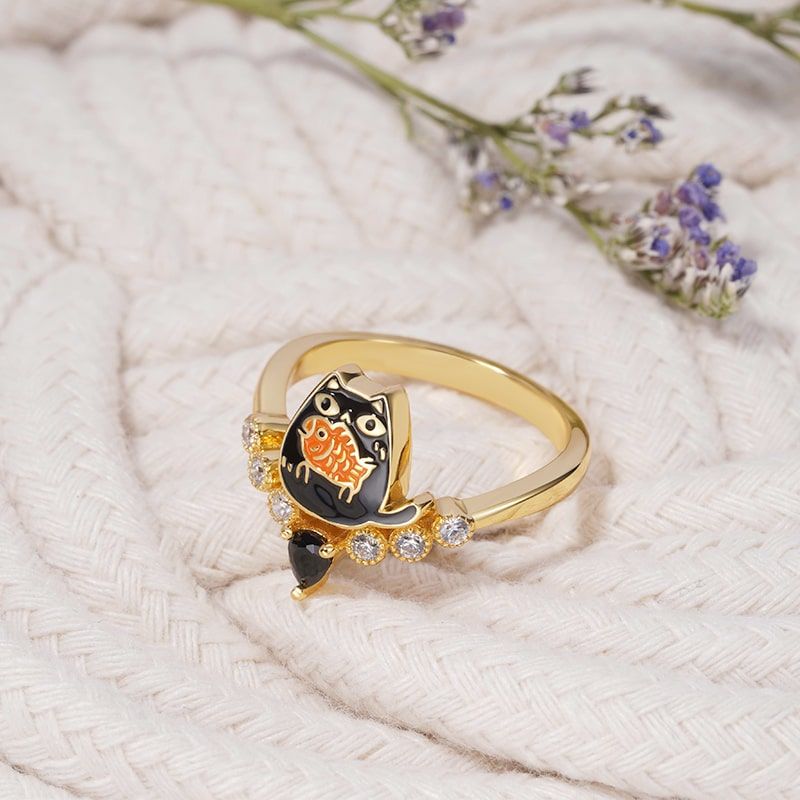Kitten Eating Fish V-Ring