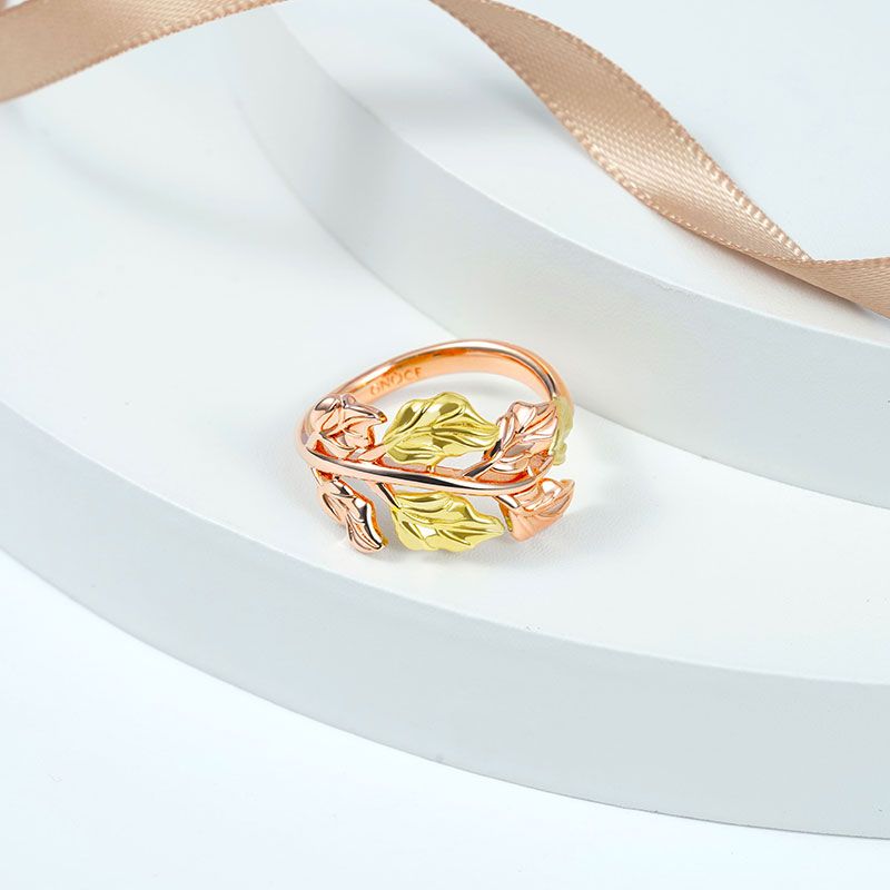 Brilliant Leaf Ring