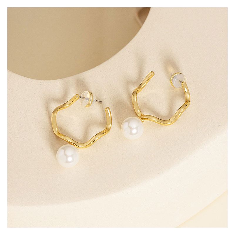 Pearl Dangle Earrings