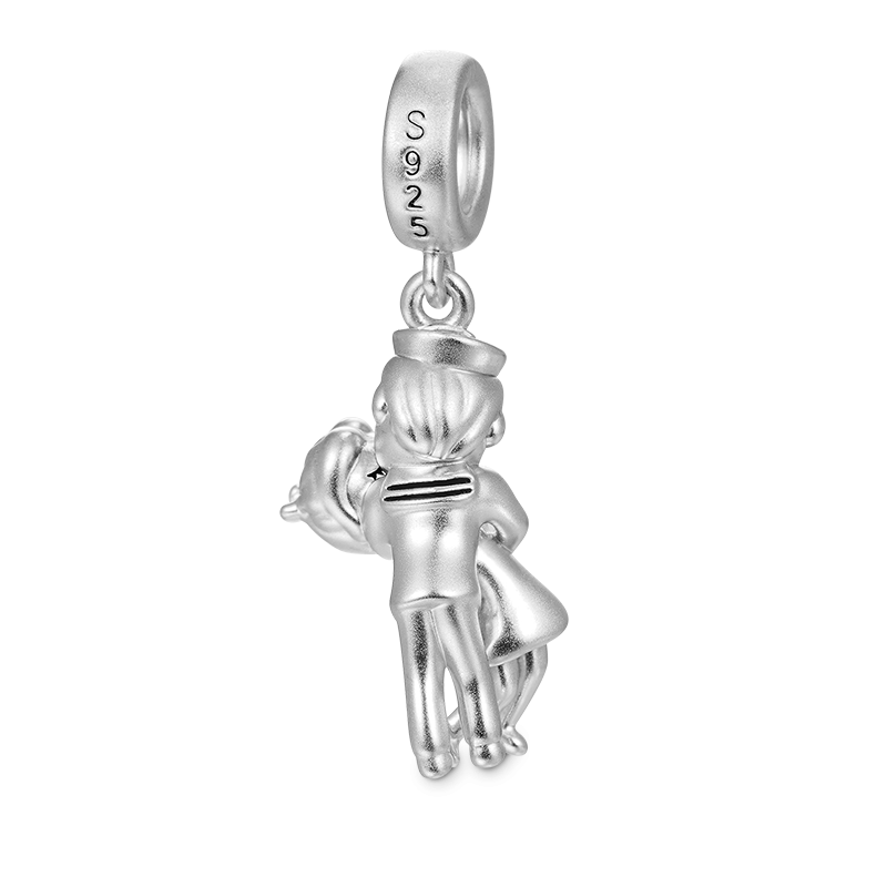 Kiss of Victory Pendant