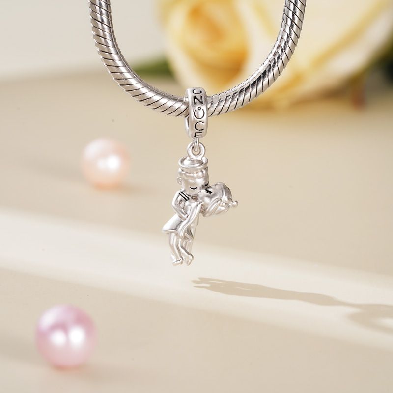 Kiss of Victory Pendant
