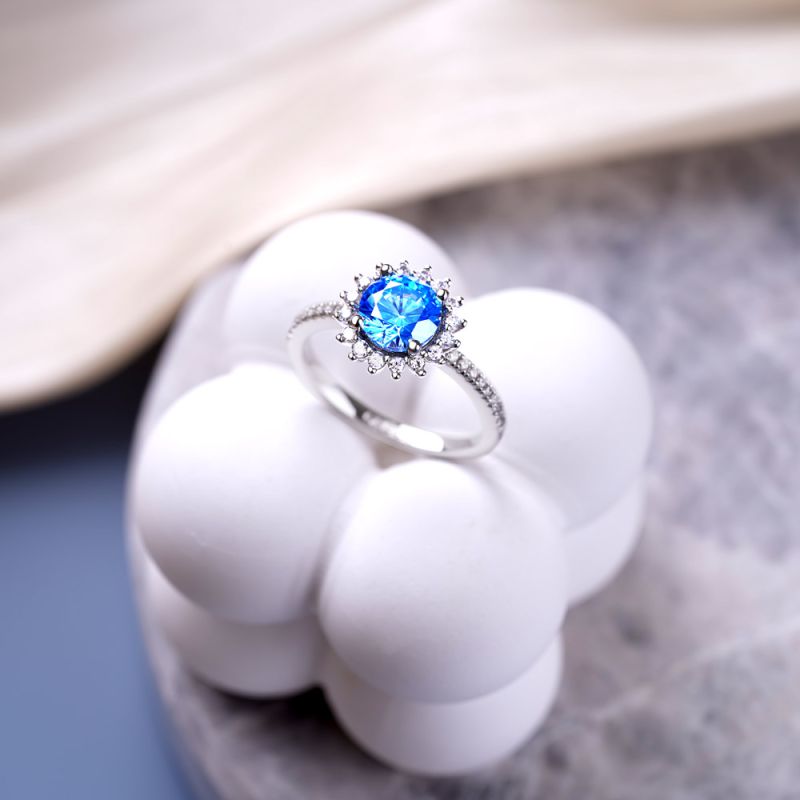 Round Cut Promise Ring