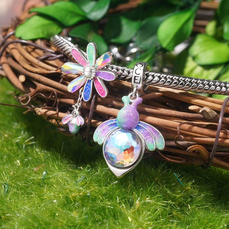 Bee Daisy Colorful Pendant