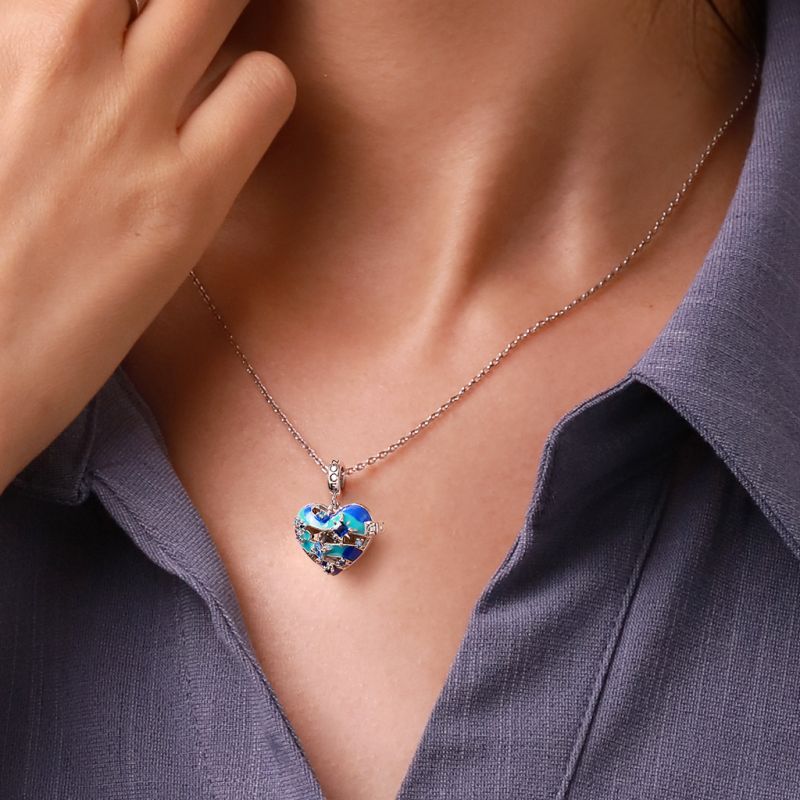 Heart Wireless LED Glow Neptune Pendant