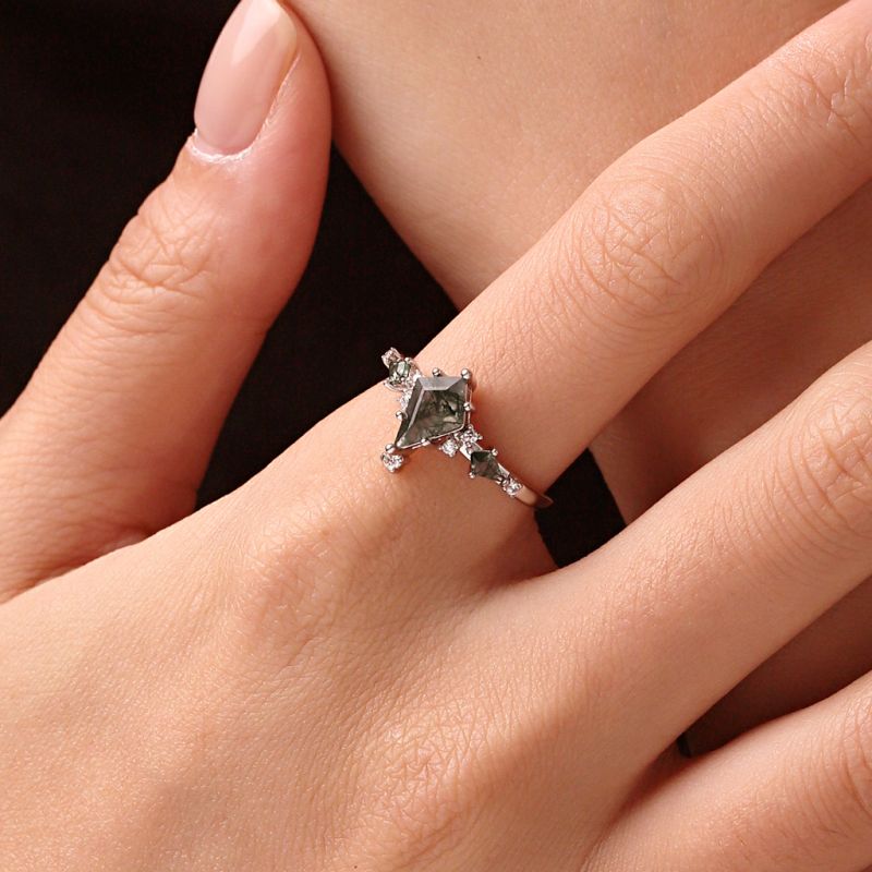 Moss Agate Kite-shape Ring
