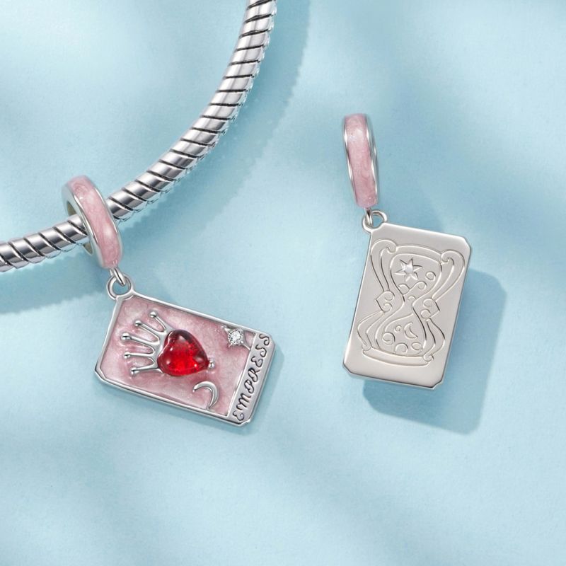 Queen Tarot Pendant