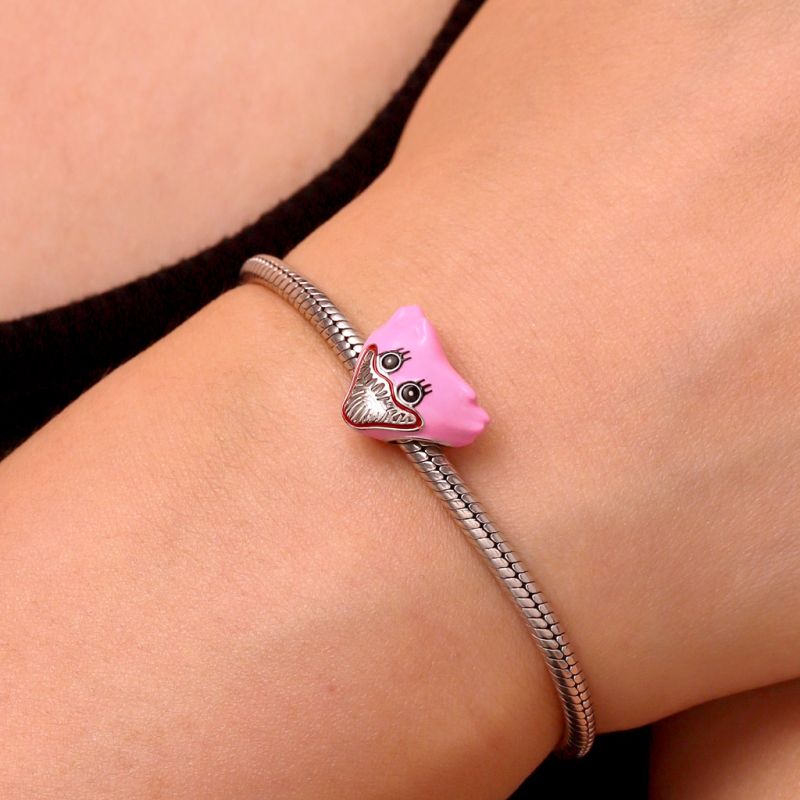 Kissy Missy Charm