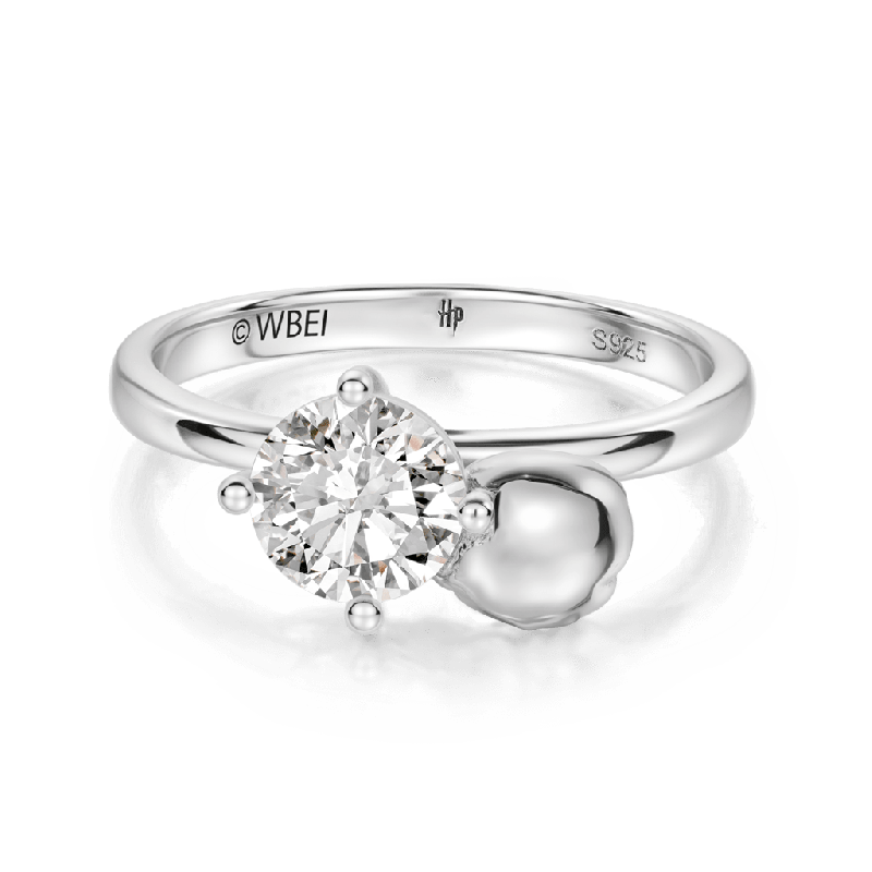 Harry Potter Embraces Ring