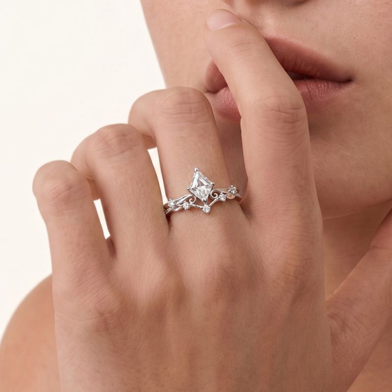 Leaf & Vine Diamond-cut Ring
