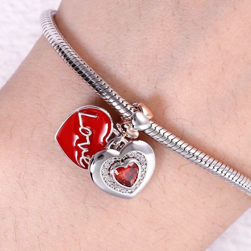Moms Love Pendant