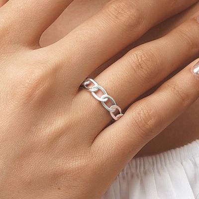 Iconic Twist Ring
