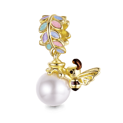 Pearl Bee Pendant