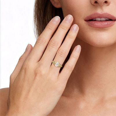 Leafy Oval-Cut Ring